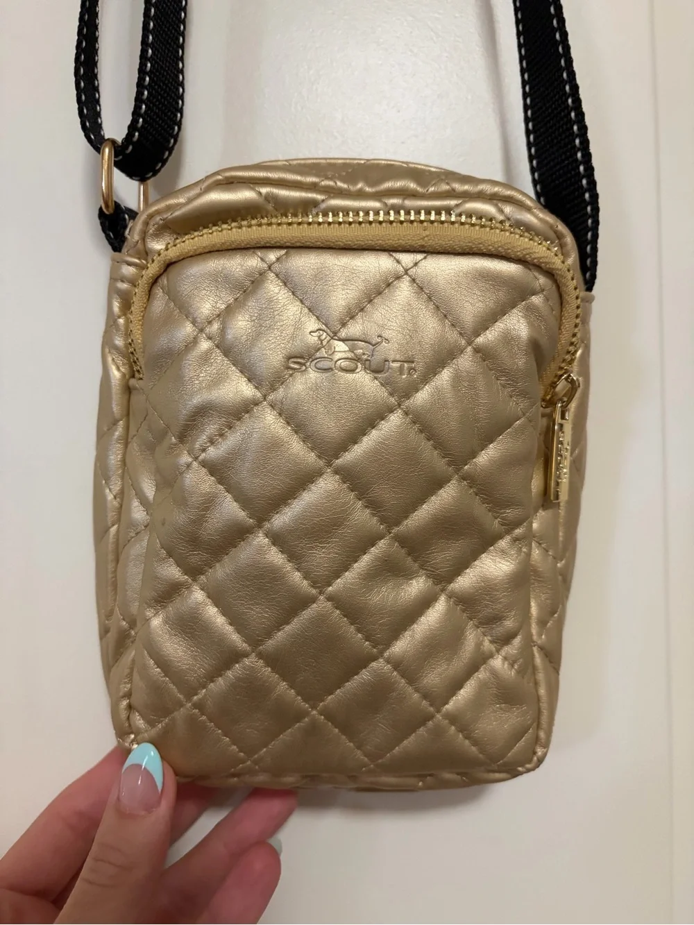 NWOT⚜️🐶SCOUT Quilted Metallic Gold Mini Crossbody Pouch Concert Bag ⚜️🐾
